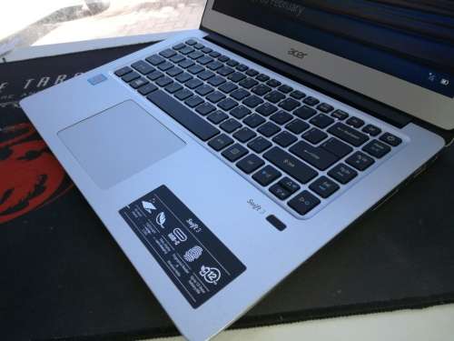 ***WOW, WHAT A BEAUTY!***ACER SWIFT 3*i5-6200U*6TH GEN i5*FULL HD*8GB RAM*256GB SSD*